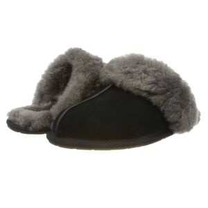Ugg size 10 black sheepskin slippers back /grey new in the box